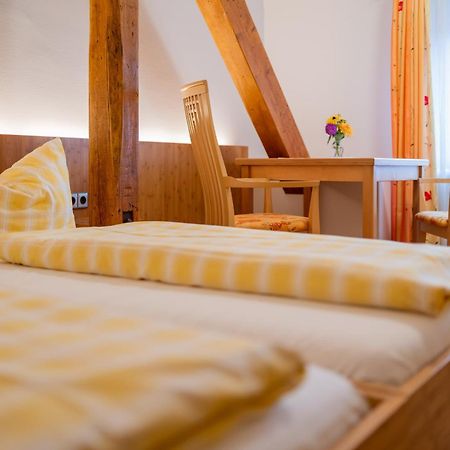 Gasthaus-Pension Zum Kreuz ชตูลิงเกน ภายนอก รูปภาพ