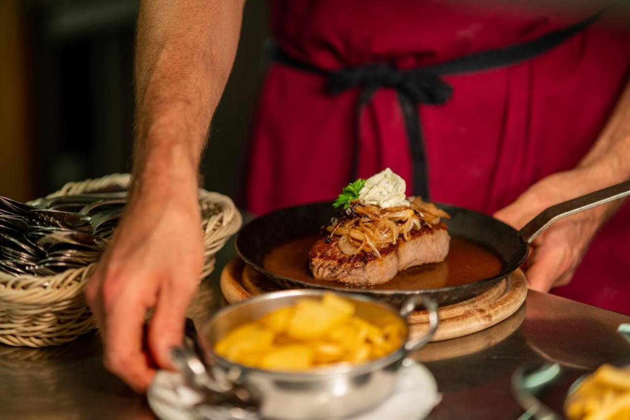 Gasthaus-Pension Zum Kreuz ชตูลิงเกน ภายนอก รูปภาพ