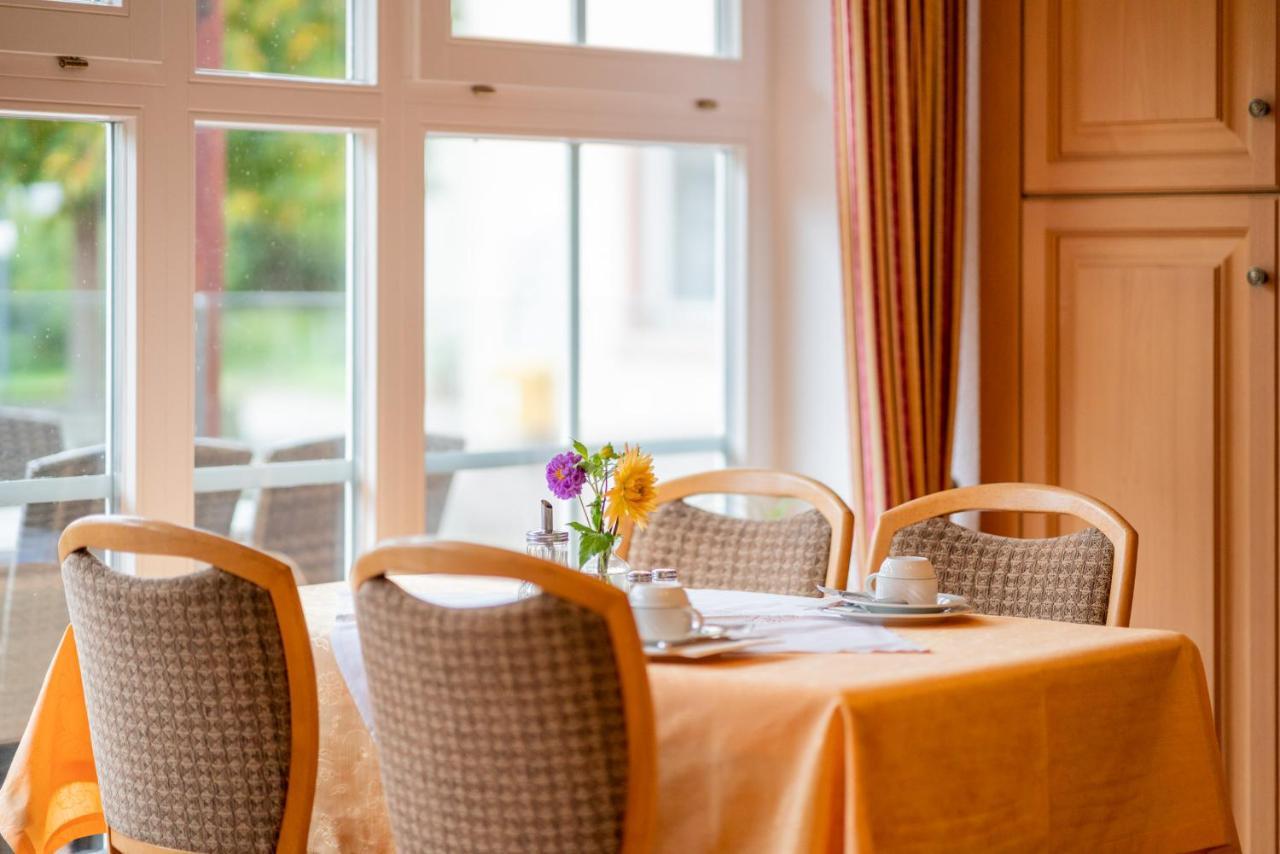 Gasthaus-Pension Zum Kreuz ชตูลิงเกน ภายนอก รูปภาพ