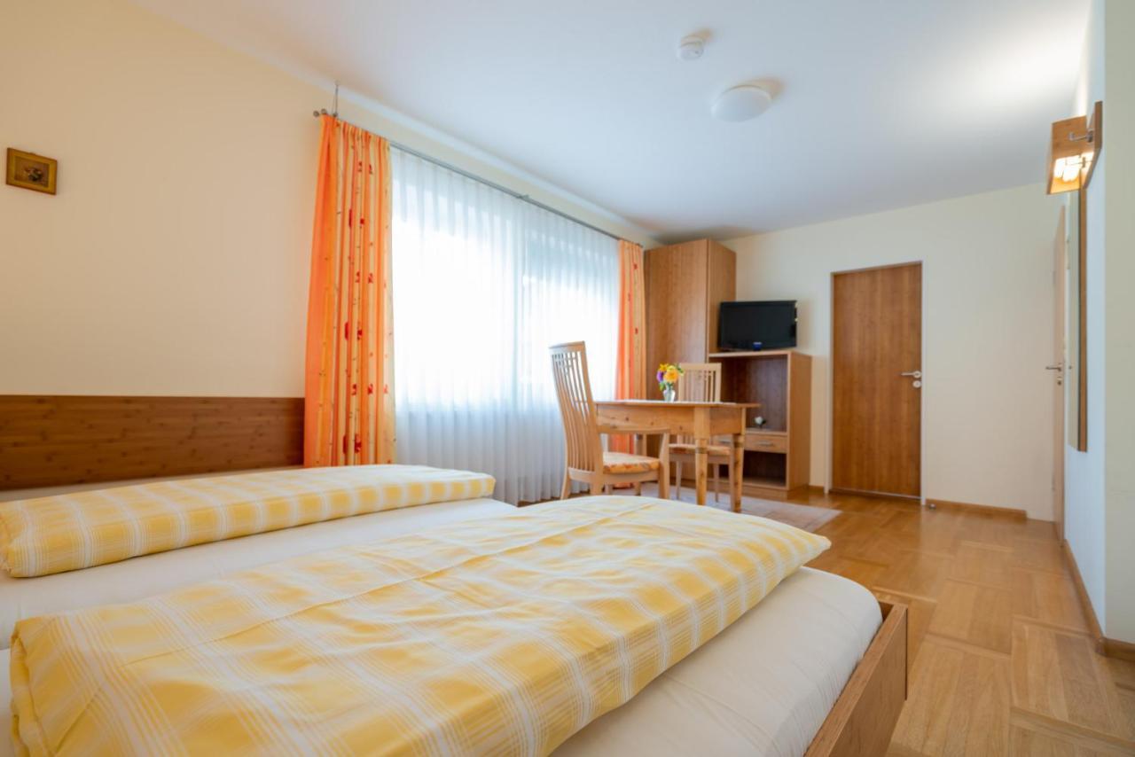Gasthaus-Pension Zum Kreuz ชตูลิงเกน ภายนอก รูปภาพ