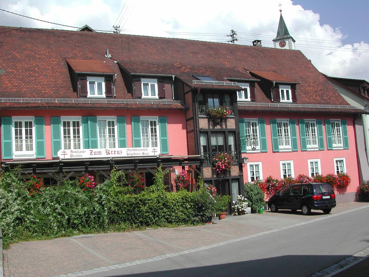 Gasthaus-Pension Zum Kreuz ชตูลิงเกน ภายนอก รูปภาพ