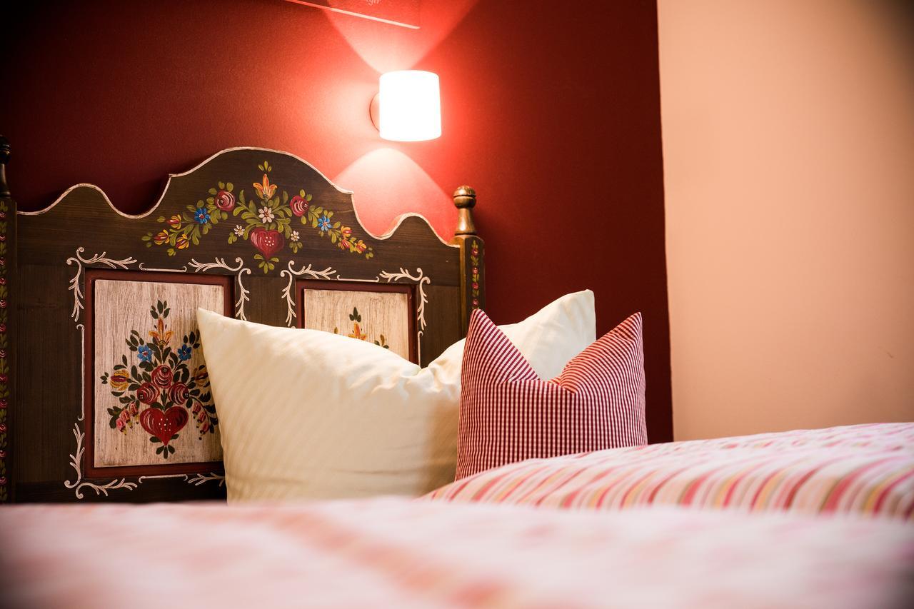 Gasthaus-Pension Zum Kreuz ชตูลิงเกน ภายนอก รูปภาพ