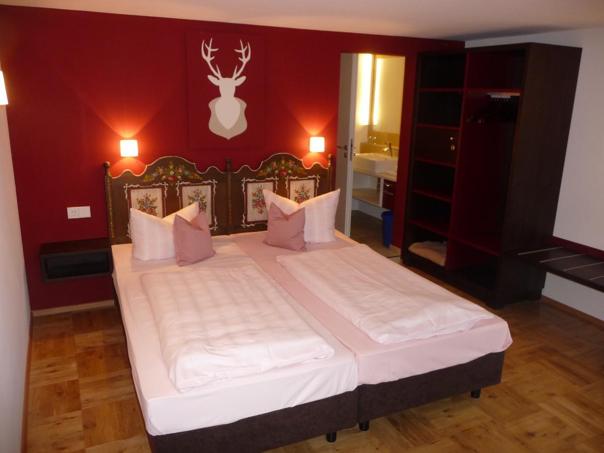 Gasthaus-Pension Zum Kreuz ชตูลิงเกน ภายนอก รูปภาพ