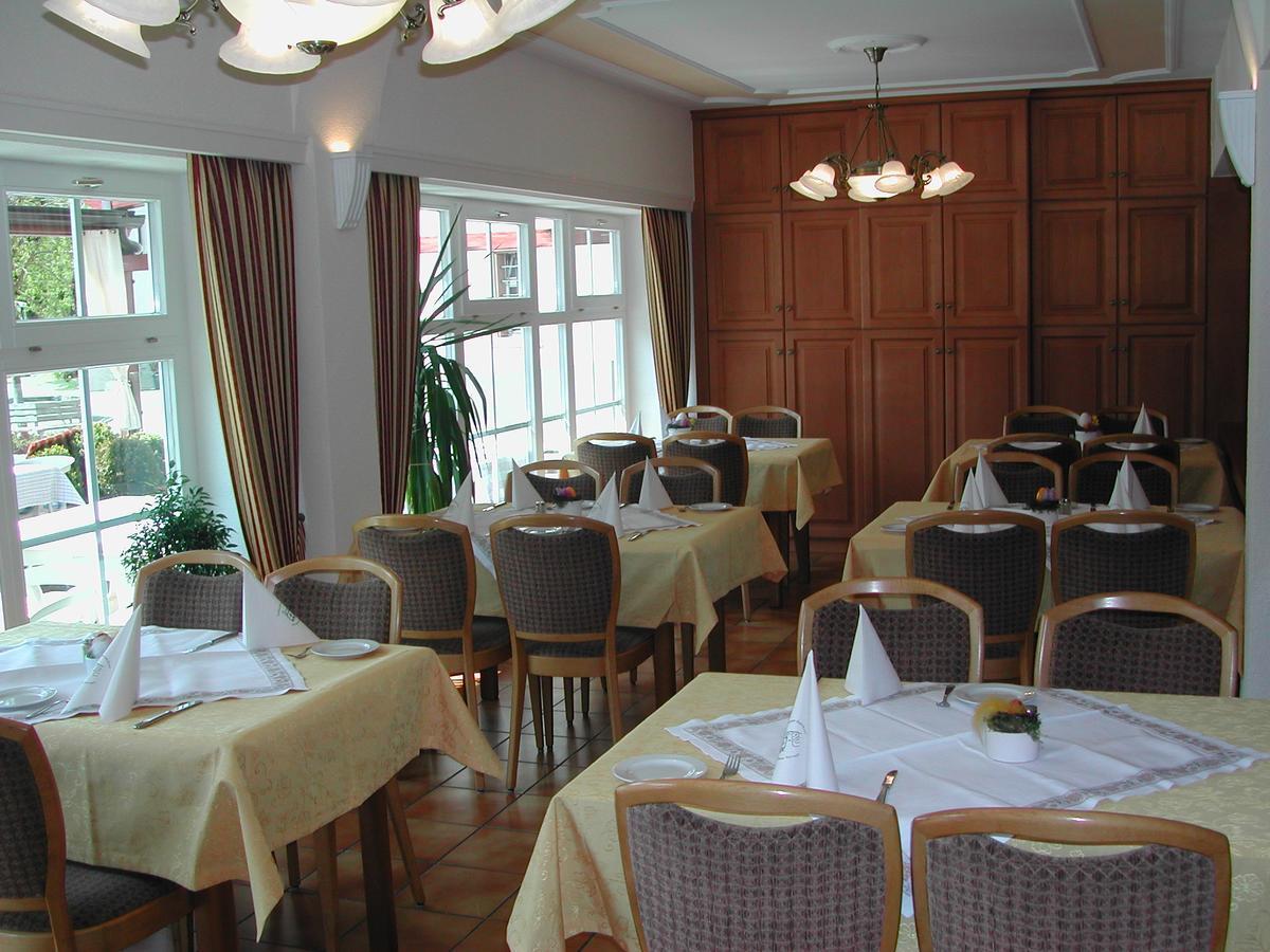 Gasthaus-Pension Zum Kreuz ชตูลิงเกน ภายนอก รูปภาพ