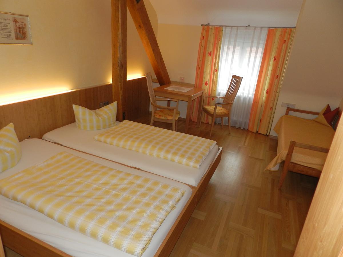 Gasthaus-Pension Zum Kreuz ชตูลิงเกน ภายนอก รูปภาพ