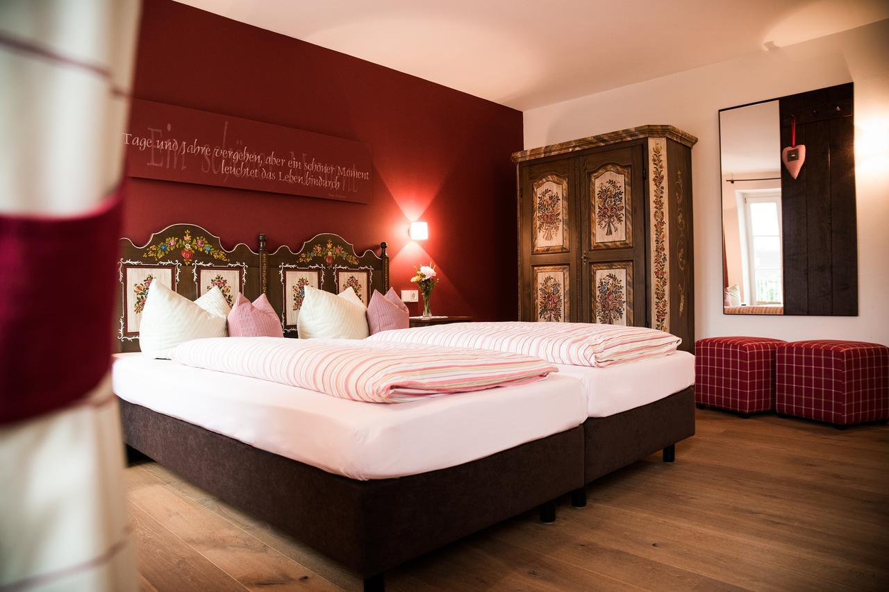 Gasthaus-Pension Zum Kreuz ชตูลิงเกน ภายนอก รูปภาพ